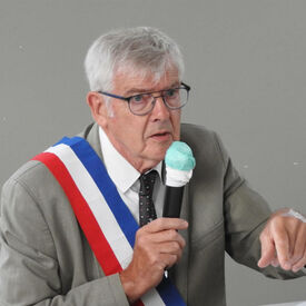 Bernard DELELIS, maire