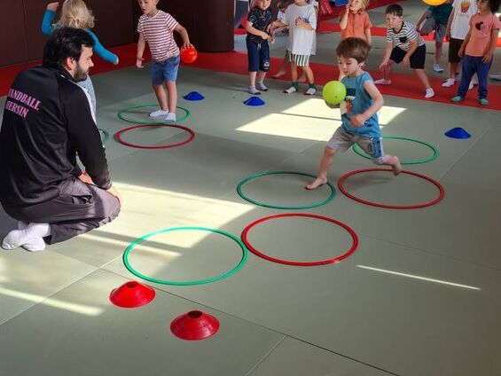 Initiation au handball avec Pierre-Michel (juillet 2024)