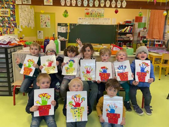 Activité peinture avec l'association les Fouans Couleurs de Gonnehem (avril 2024)