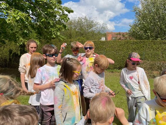 Avant le départ de la Color run (avril 2024)